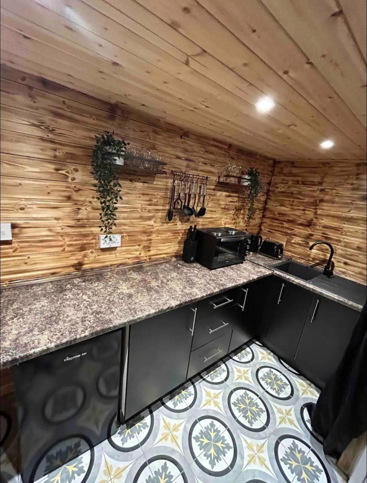 Cozy Cottage With Hot Tub! Cadnam Ngoại thất bức ảnh