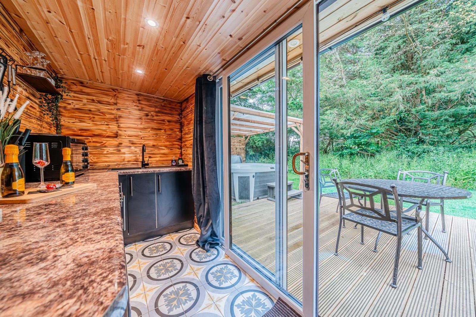 Cozy Cottage With Hot Tub! Cadnam Ngoại thất bức ảnh