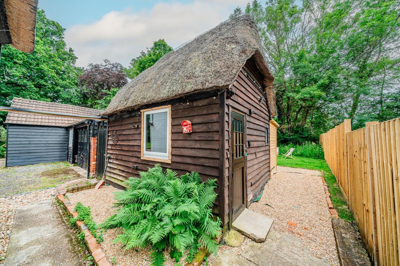 Cozy Cottage With Hot Tub! Cadnam Ngoại thất bức ảnh
